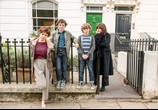 Сериал С любовью, Нина / Love, Nina (2016) - cцена 1